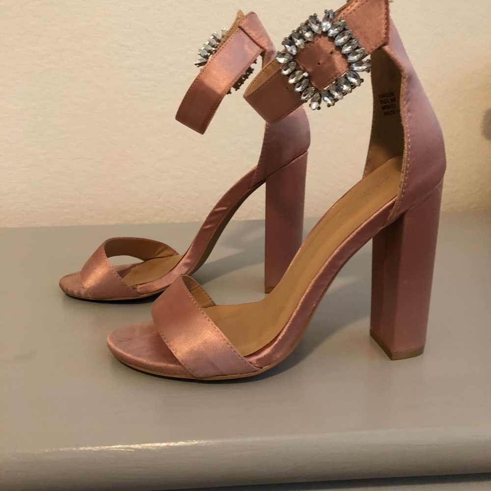 Heels - Picture 2 of 4